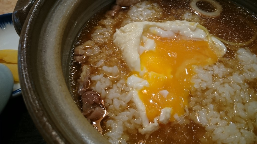 鍋焼きラーメン 雑炊 半熟卵