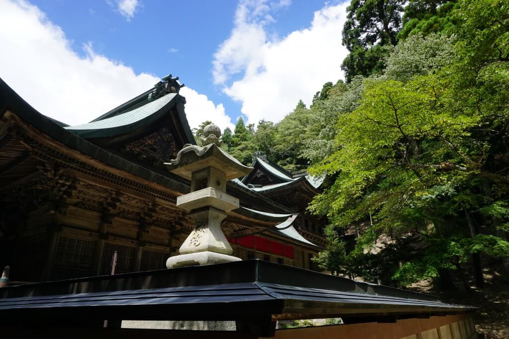 箸蔵寺 本殿 側面三層
