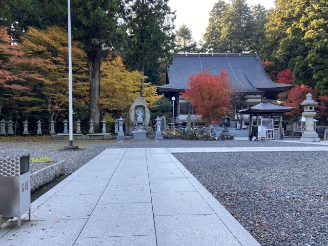 雲辺寺_紅葉_大師堂_厄除不動