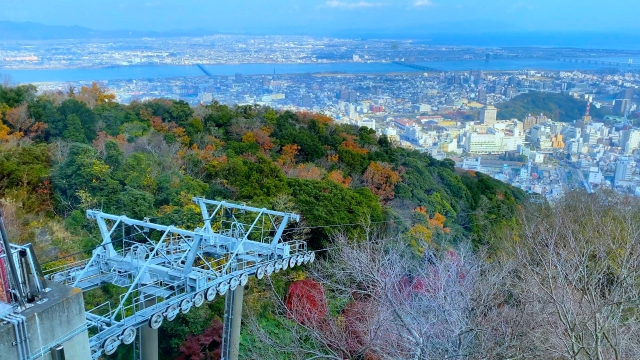 眉山_紅葉_ロープウェイ_徳島市街地