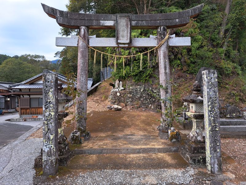 篠山神社二の鳥居