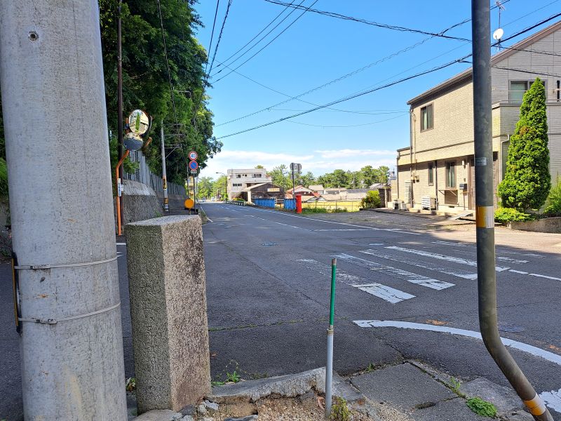 大正時代の金毘羅街道合流地点にのこる標石_立地