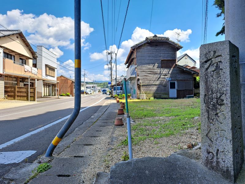 大正時代の金毘羅街道合流地点にのこる標石_左面
