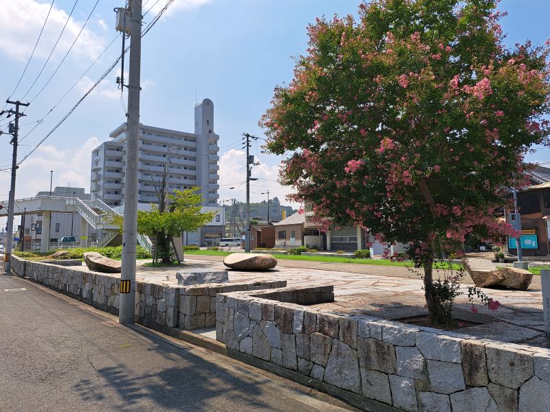東汐入川緑道公園_丸亀城