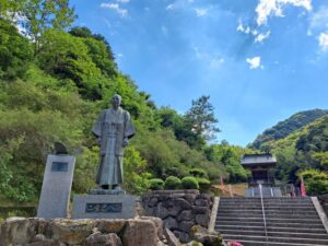 二宮忠八銅像_二宮飛行神社