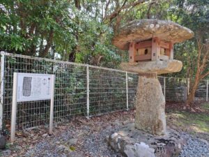 木岐王子神社石灯籠