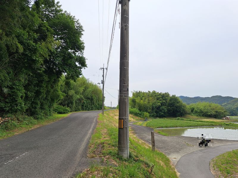 仲多度郡三豊郡郡界石_立地
